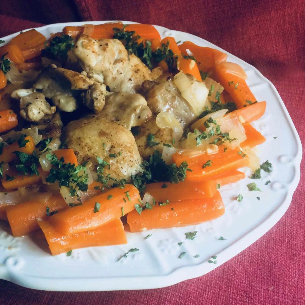 Easy One-Skillet Chicken Thighs with Carrots