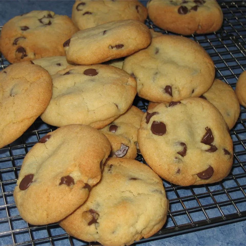 Chewy Jumbo Chocolate Chip Cookies