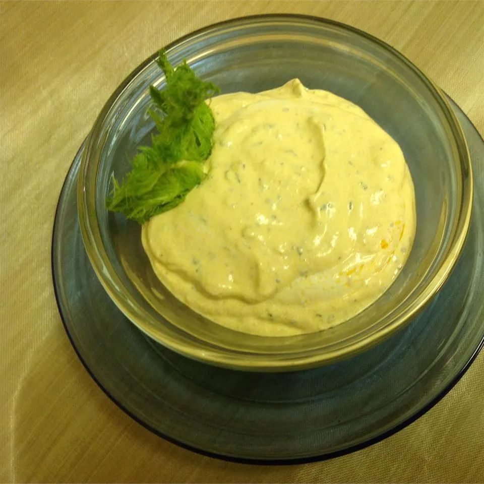 Basil and Sun-Dried Tomato Dip