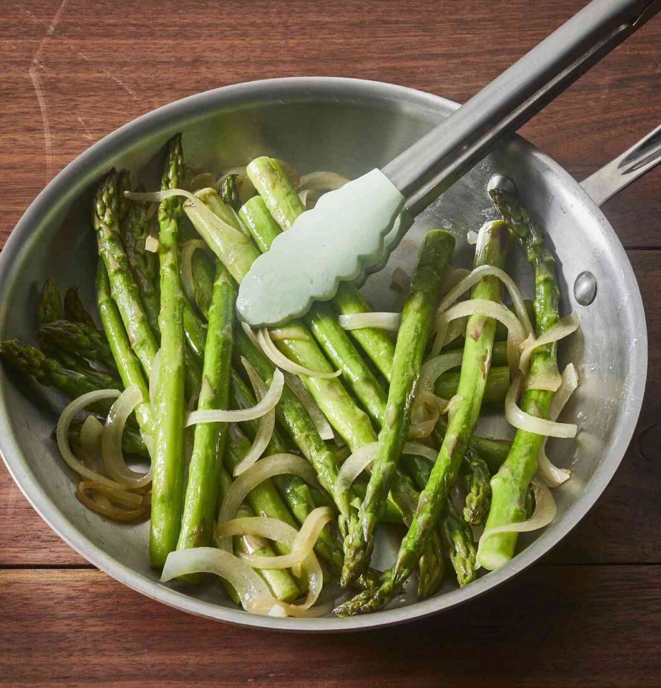 Pan-Fried Asparagus with Onions