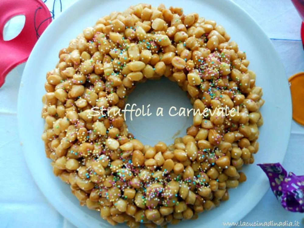 Struffoli o Cicerchiata (Italian Honey Dough Balls)