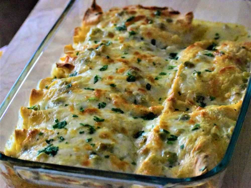 Chicken Enchiladas with Green Chile Sauce (Salsa Verde)