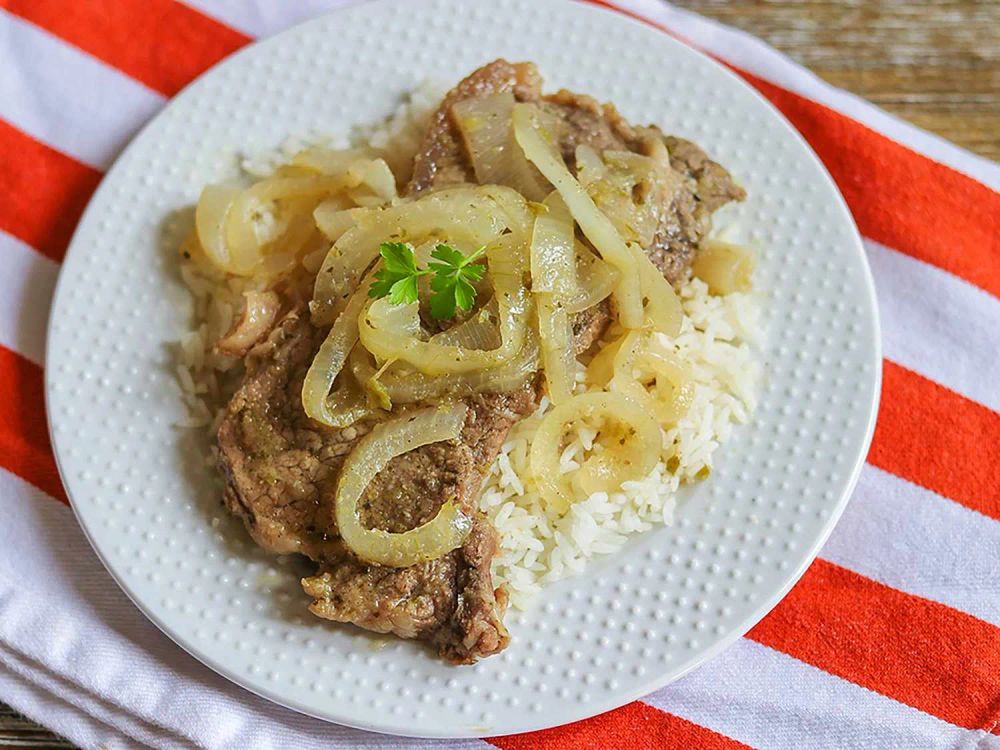 Bistec Encebollado (Cuban Steak and Onions)