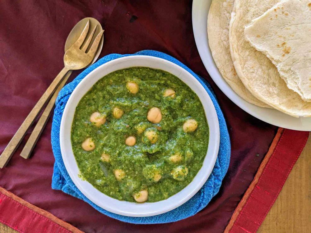 North Indian Saag Chole (Chickpeas and Greens)