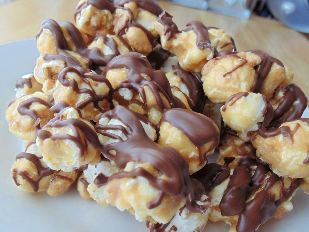 Chocolate-Covered Caramel Corn