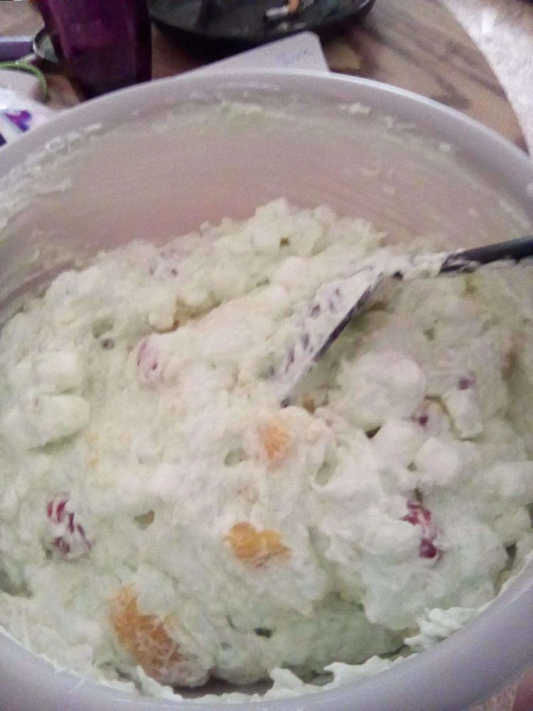 Family Tradition Watergate Salad