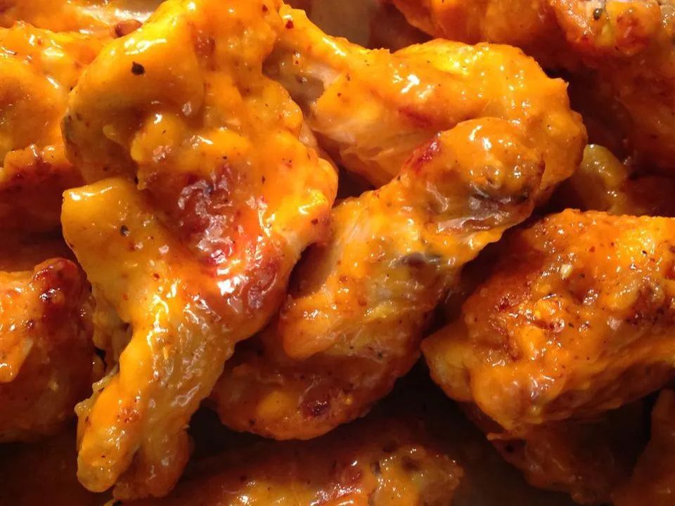 Healthier Restaurant-Style Buffalo Chicken Wings