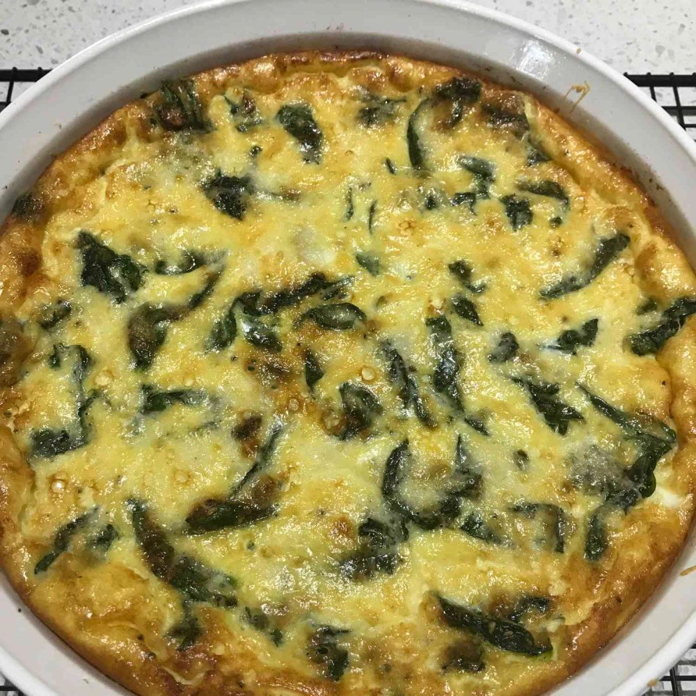 Crustless Spinach, Mushroom, and Tomato Quiche (Keto)