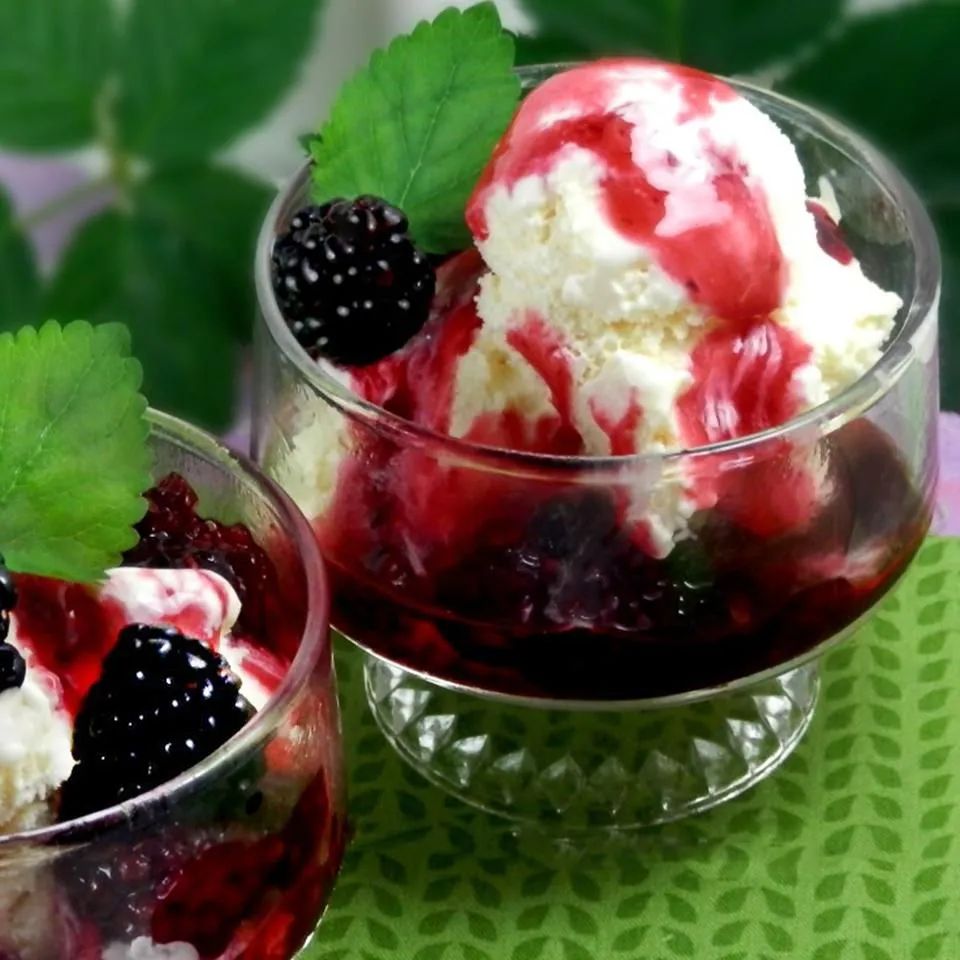 Sweet Blackberry and Brandy Sauce