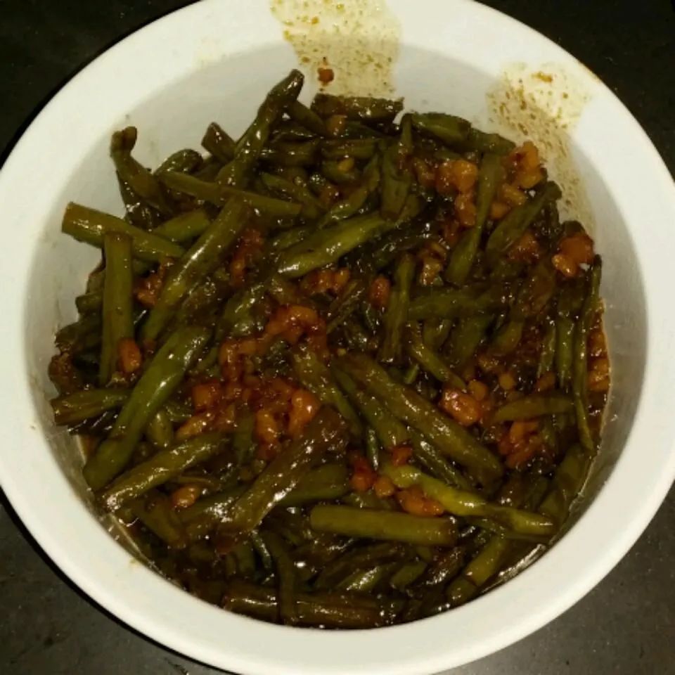 Caramelized Green Beans with Walnuts