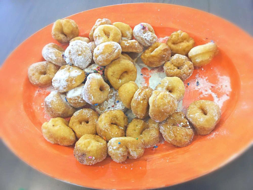 Tortelli di Carnevale (Italian Carnevale Doughnuts)