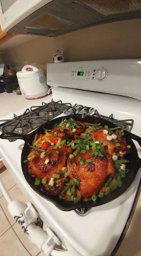 Cast-Iron Sriracha Chicken Thighs with Vegetables