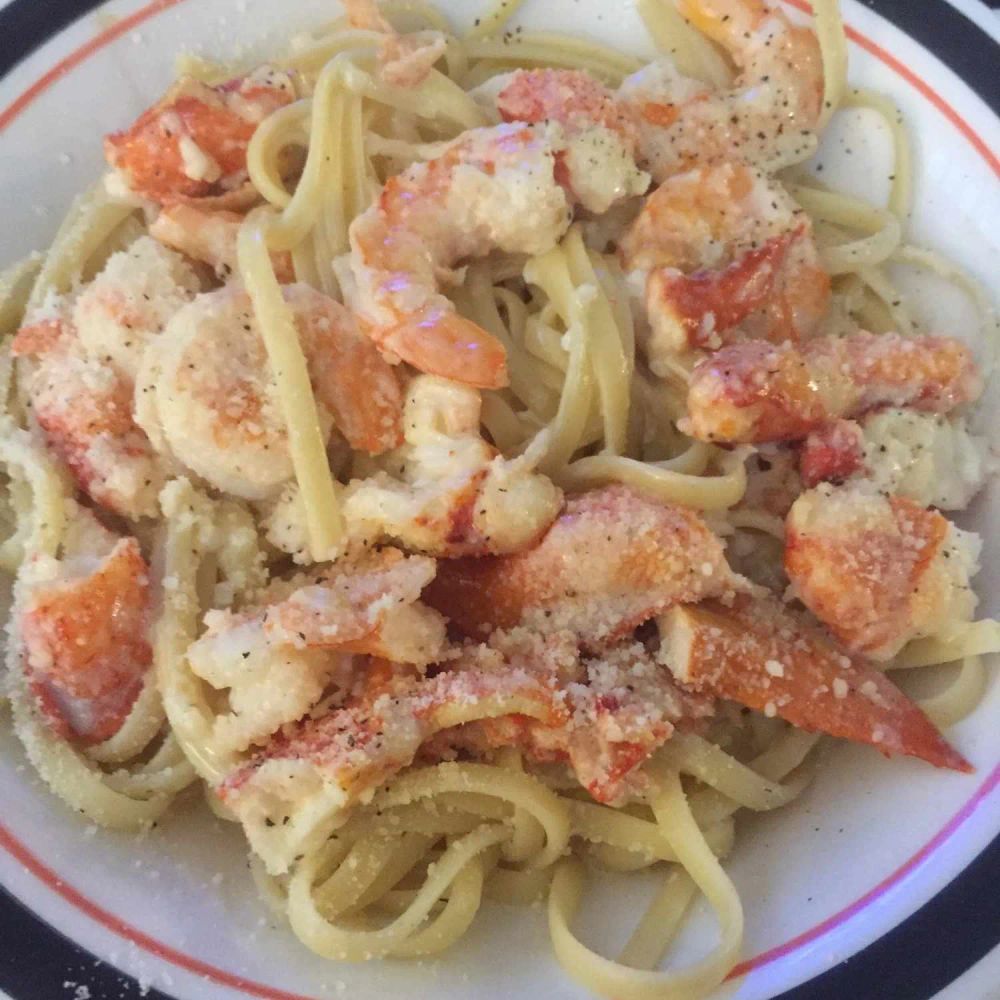 Scrumptious Seafood Linguine