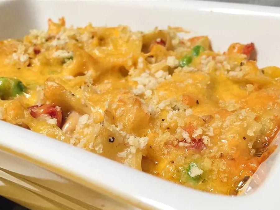 Easy Cheesy Tuna Noodle Casserole