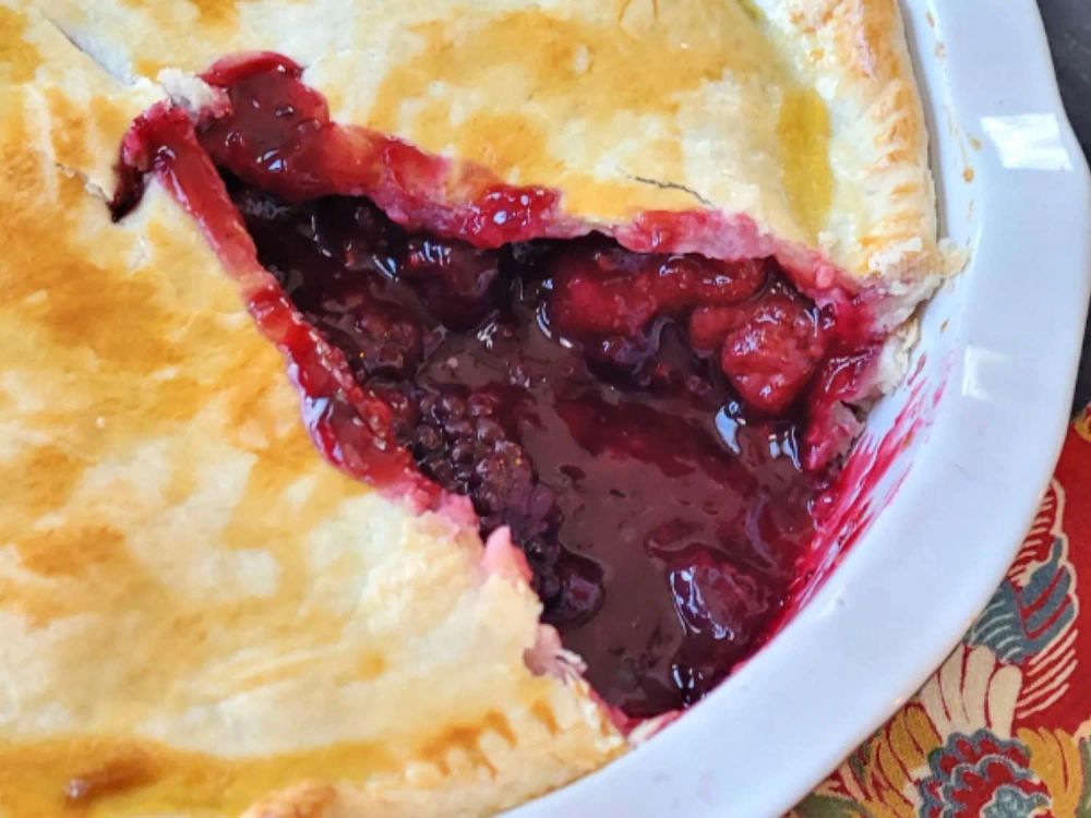 Easy Berry Pie with Frozen Berries