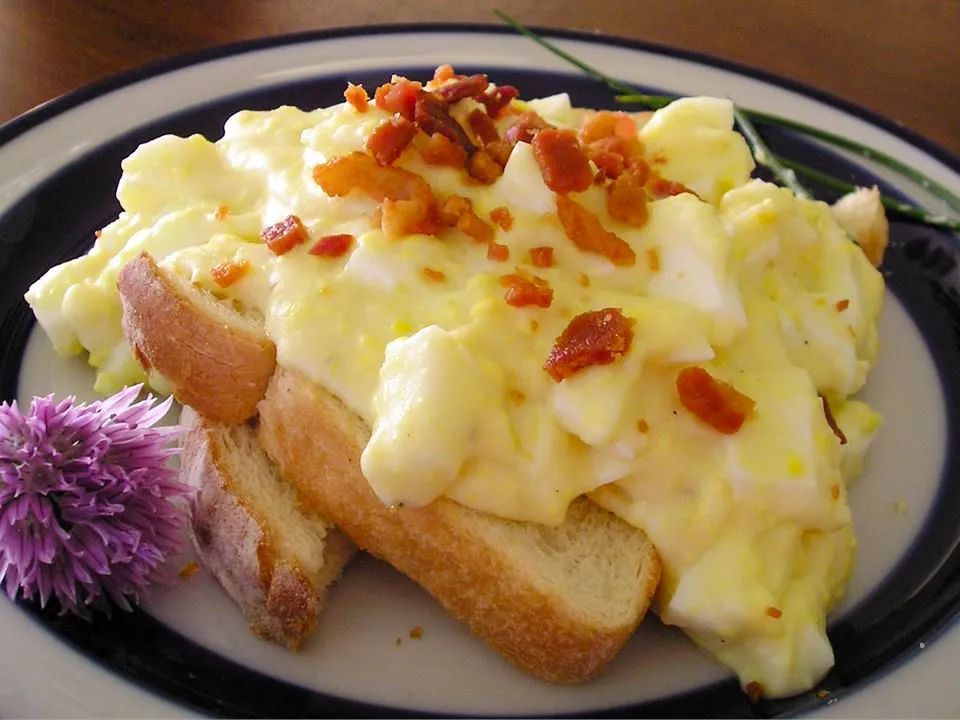 Creamed Eggs on Toast