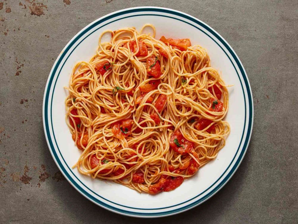 Tomato and Garlic Pasta