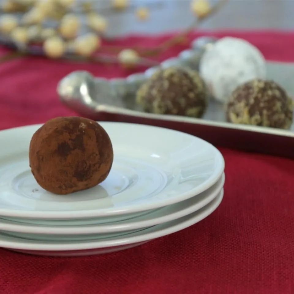 Rum or Bourbon Balls