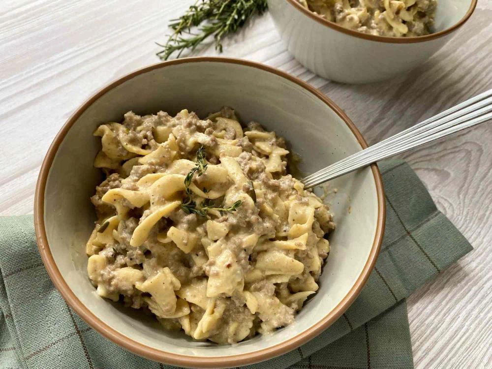 One Skillet Cheesy Hamburger and Egg Noodle