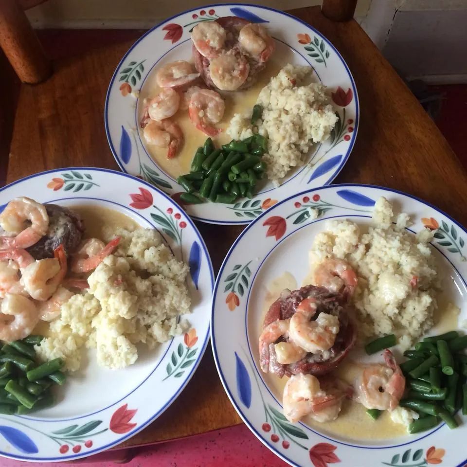 Filet Mignon with Garlic Shrimp Cream Sauce