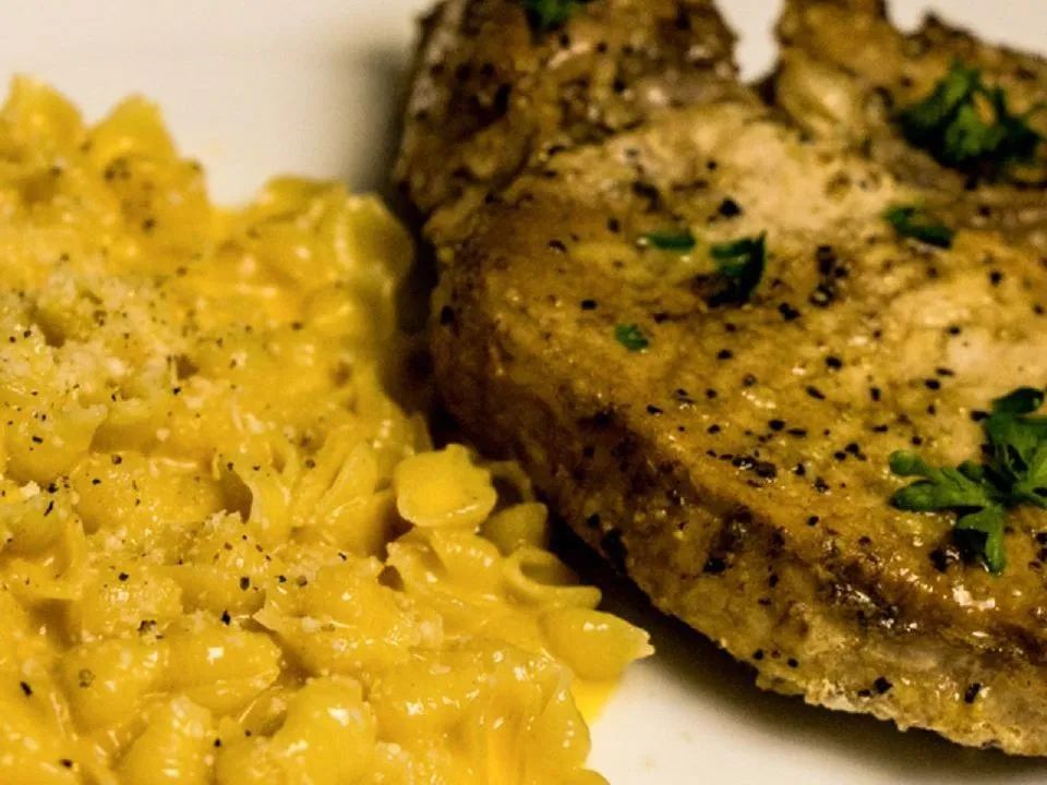 Simple but Awesome Lemon Pepper Pork Chops