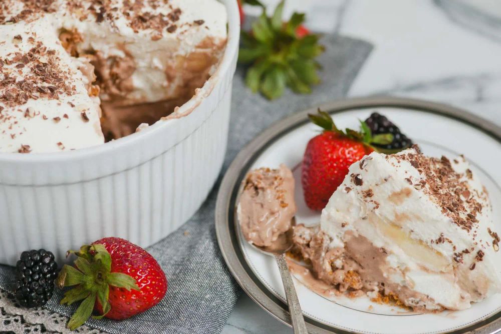 5-Layer Chocolate Banana Pudding Pie