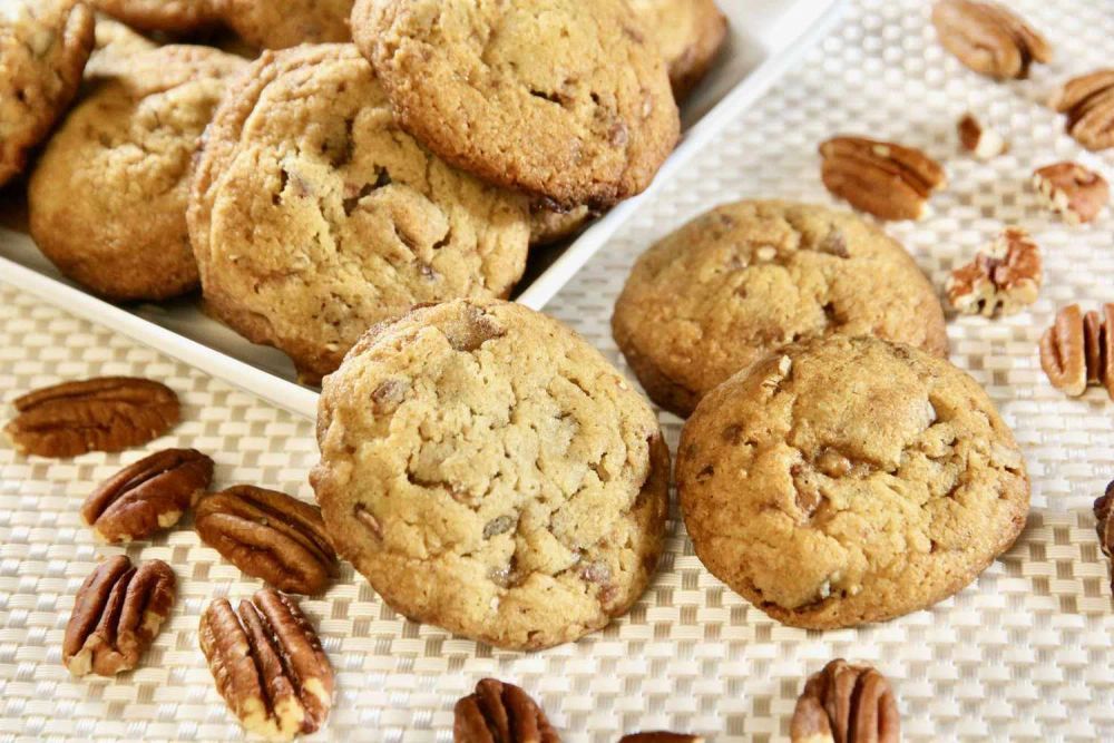 Crunchy Pecan-Toffee Cookies