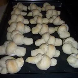 Extra Garlicky Garlic Knots