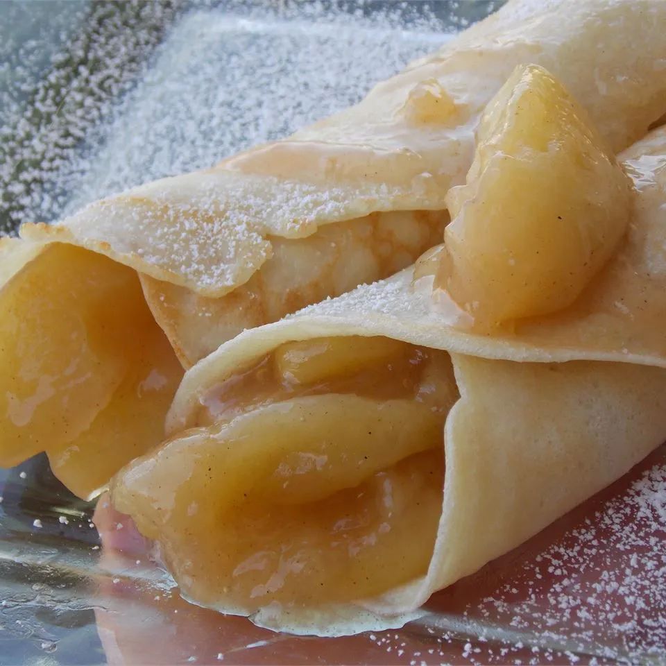 Yummy Apple Cinnamon Crepes