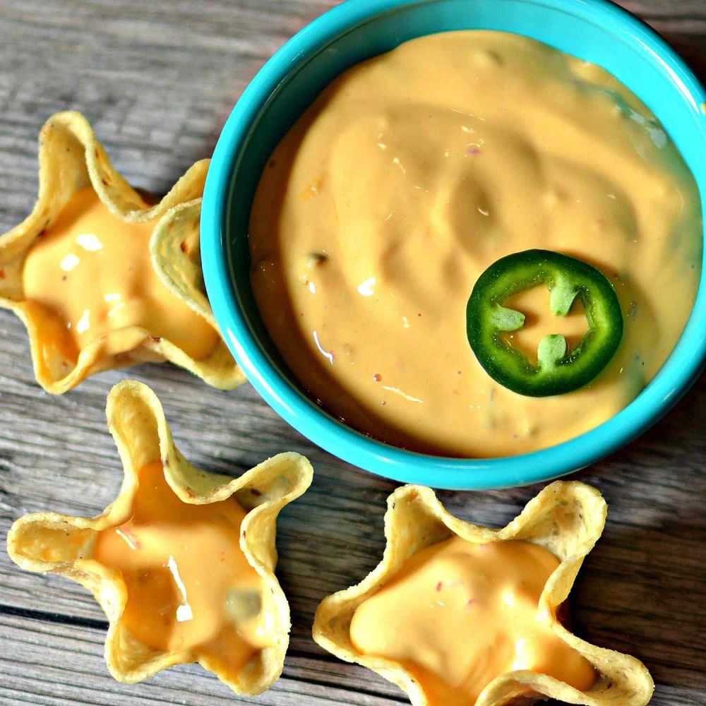 Nacho Cheese Sauce with Jalapeno