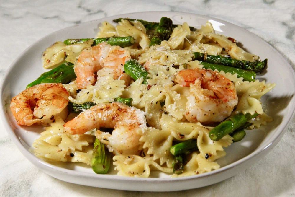 Easy and Tasty Pasta with Shrimp and Asparagus