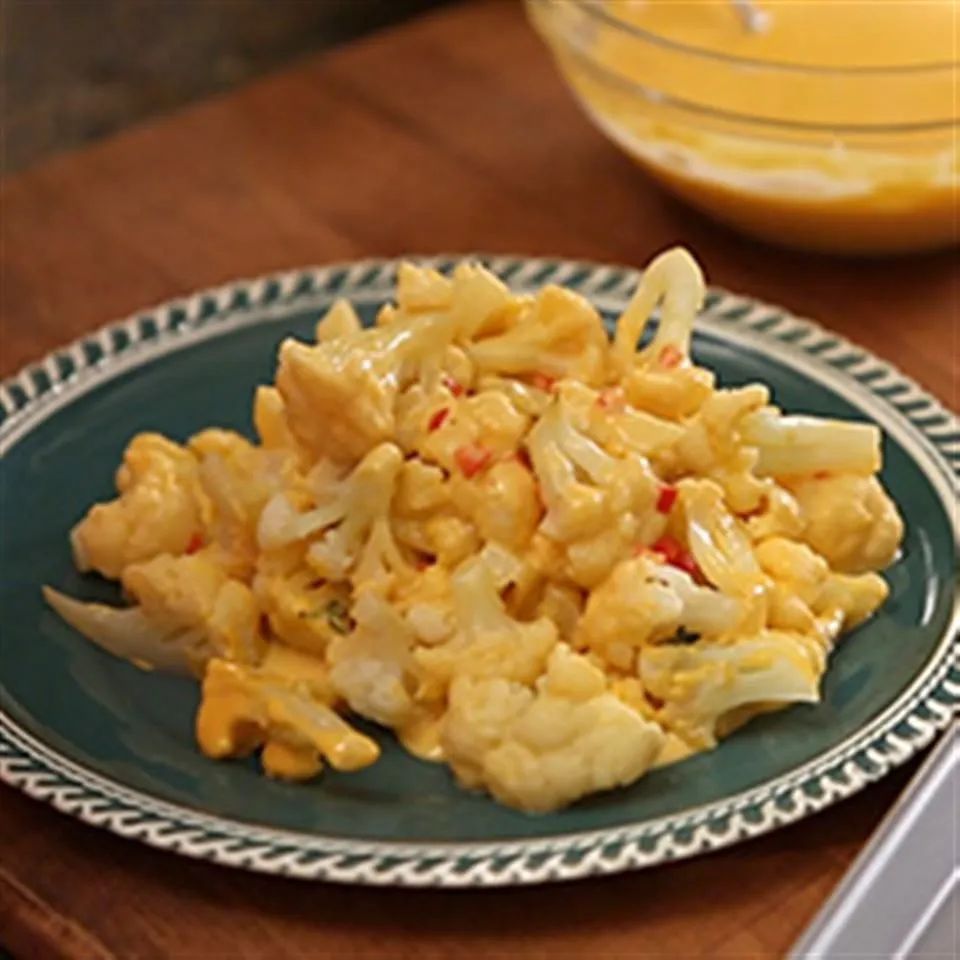 Utokia's Cauliflower in Bell Pepper and Cheese Sauce