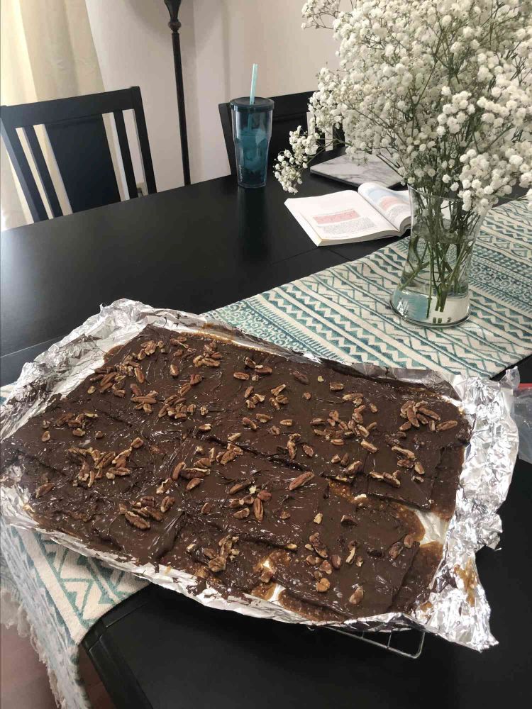 Amazing Passover Chocolate Toffee Matzo