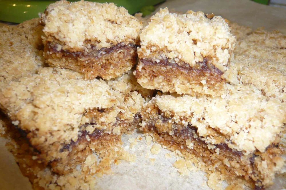 Apple Butter Oatmeal Bars