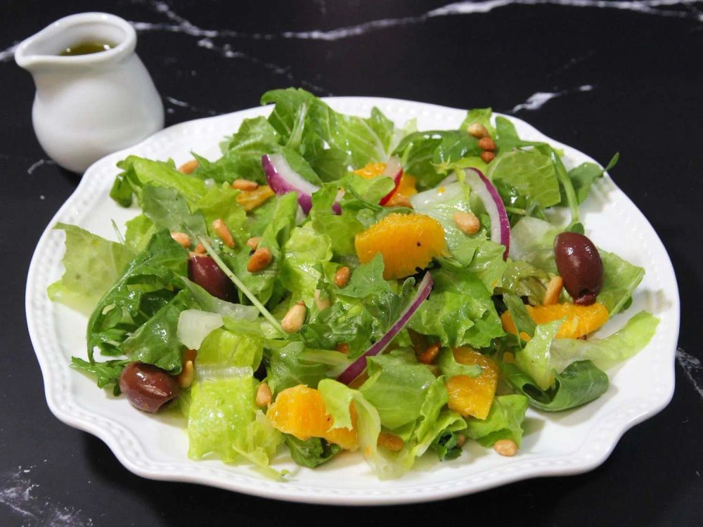 Romaine Salad with Orange and Olives