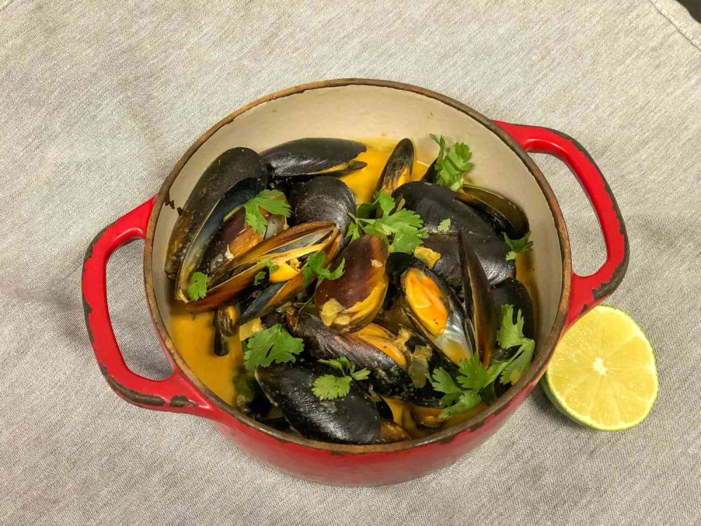 Mussels in Lime-Coconut Broth