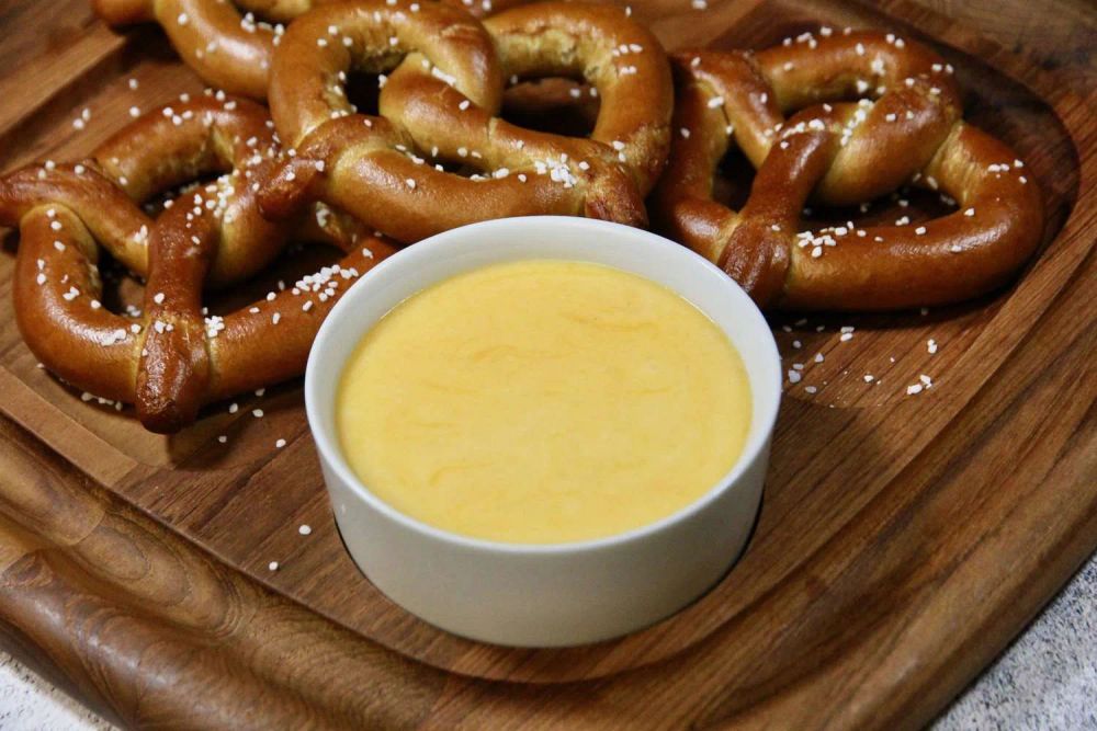 Cheese Sauce for Pretzels