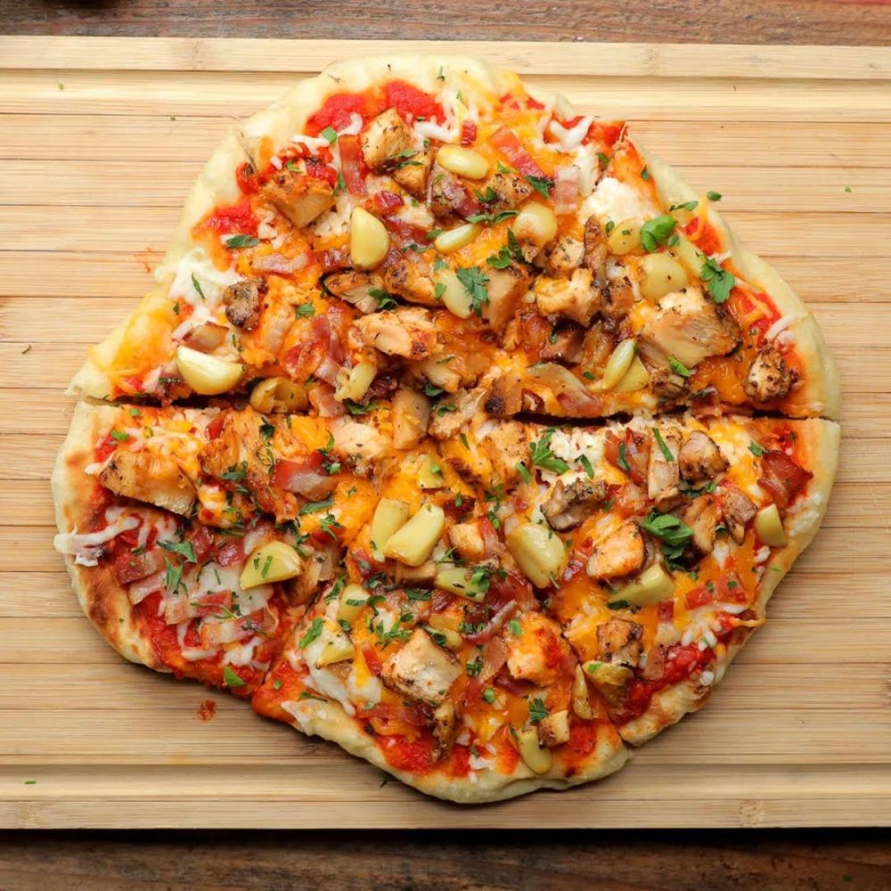 Roasted Garlic Chicken & Bacon Pizza