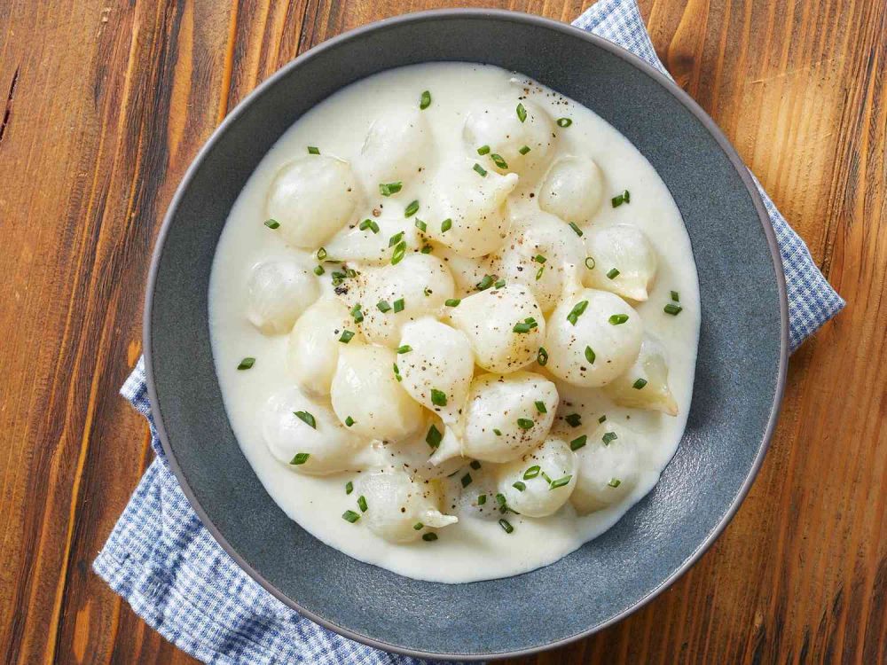 Mom's Traditional Creamed Onions