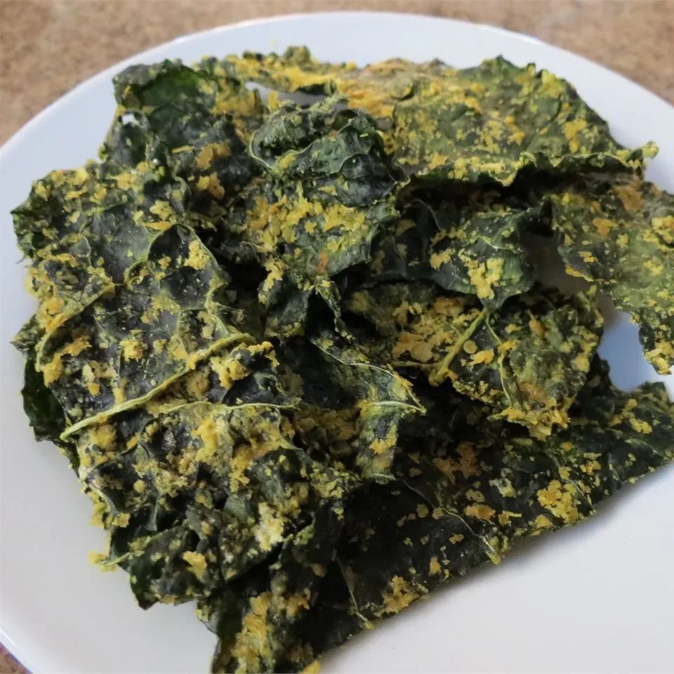 Cheesy Kale Chips