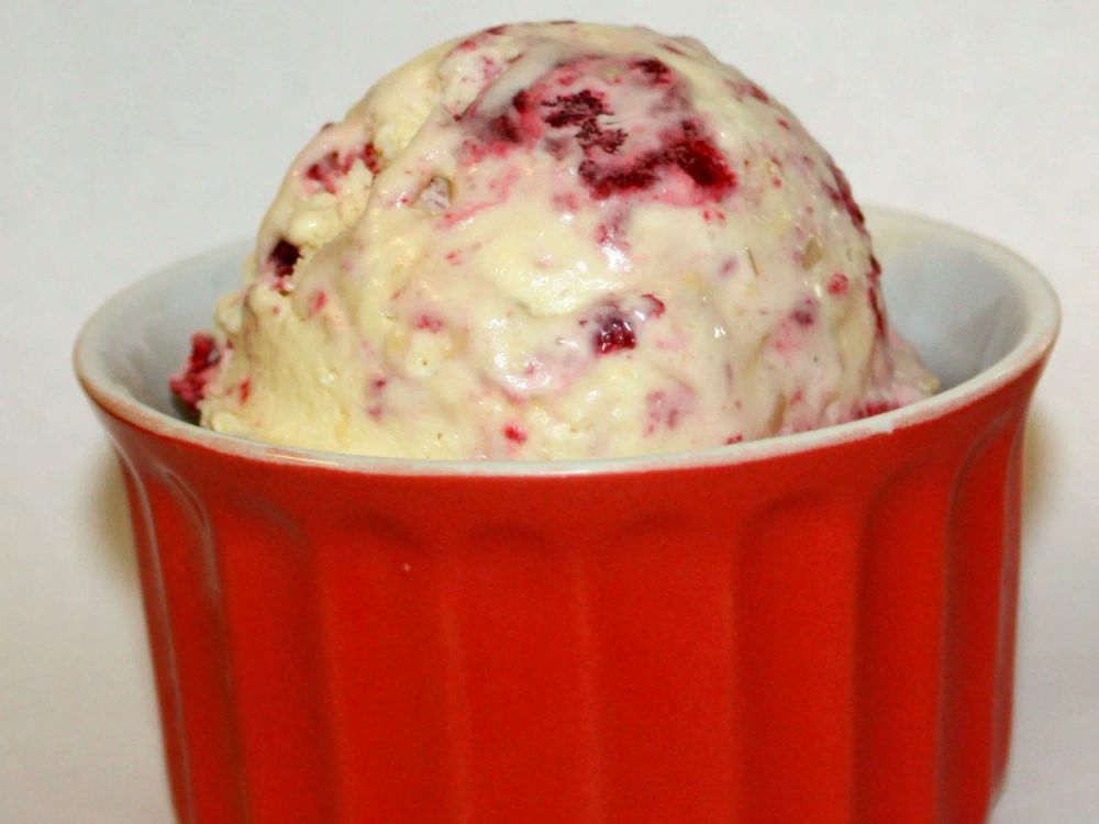 White Chocolate and Raspberry Ice Cream