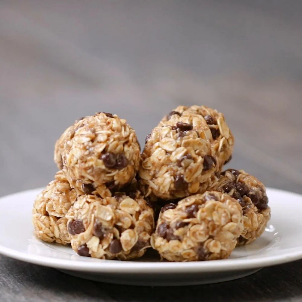 Banana Chocolate Chip Energy Bites