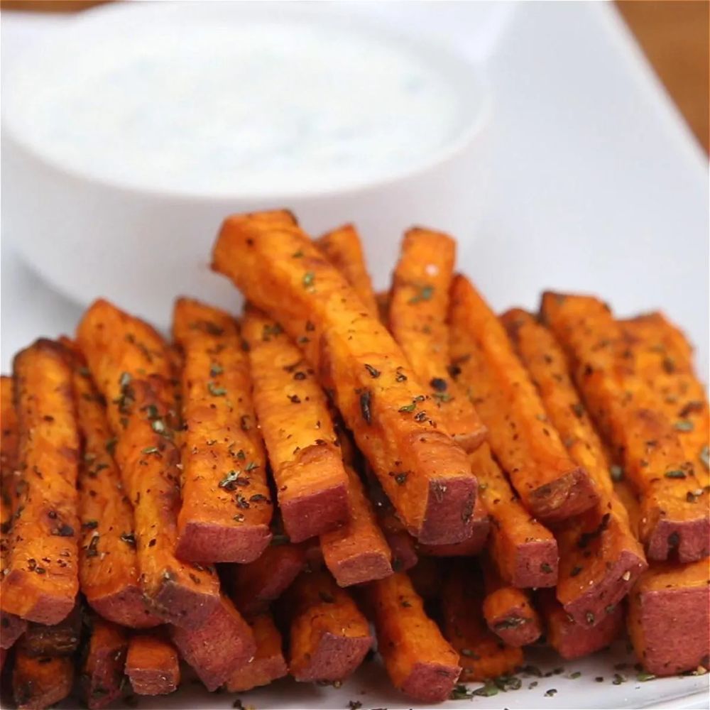 Sweet Potato Fries With Yogurt Chive Dip