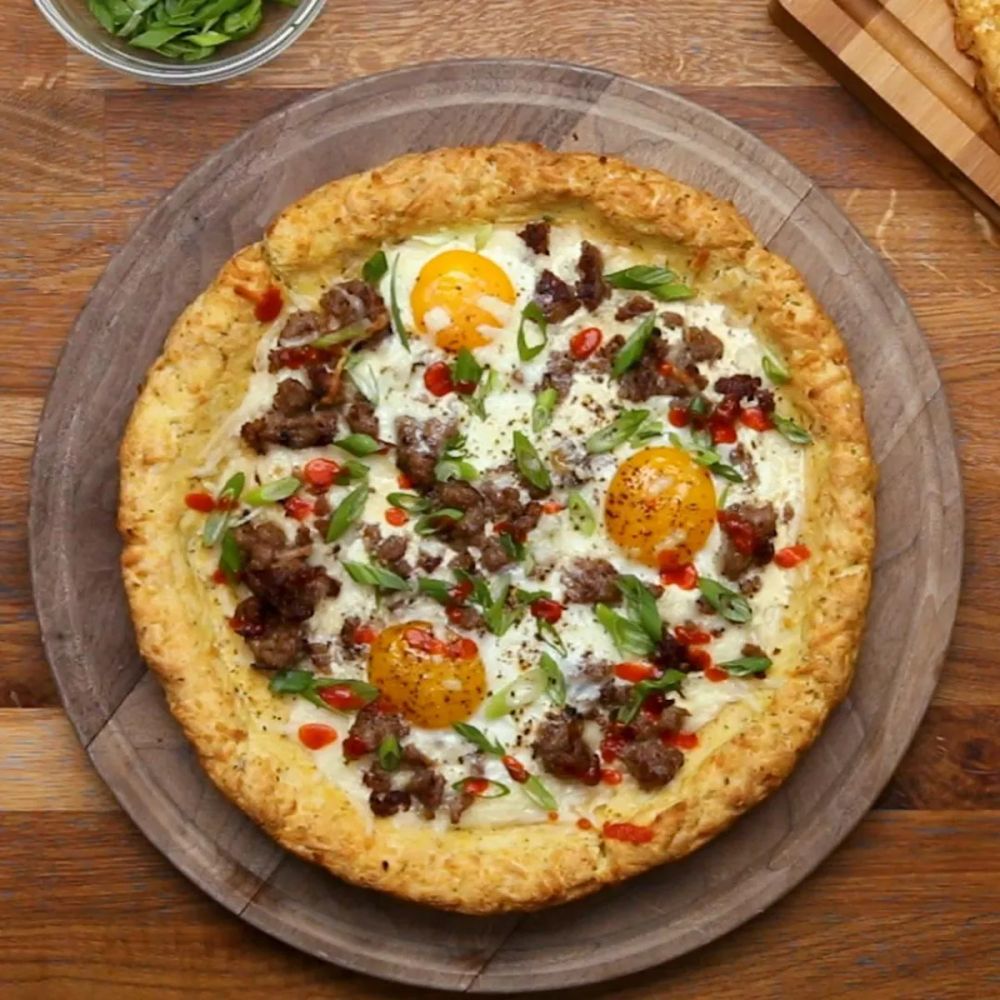 Potato Crust Breakfast Pizza