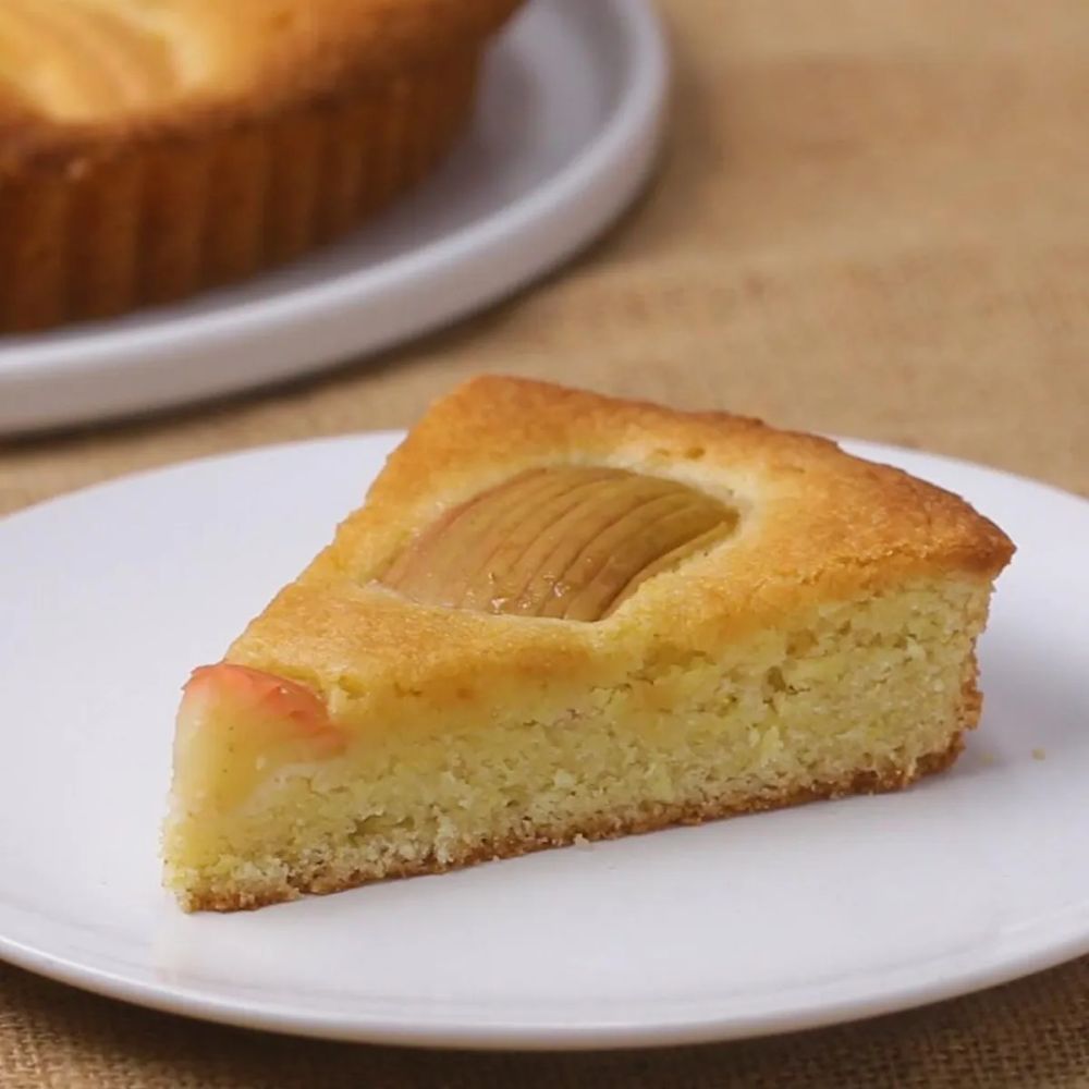 Honey-Glazed German Apple Cake