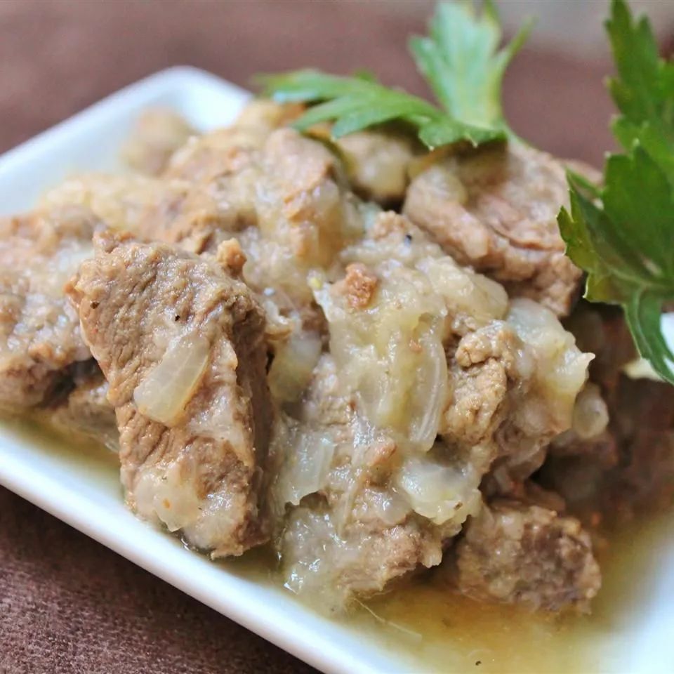 Egyptian Lahma Bil Basal (Beef in Rich Onion Sauce)