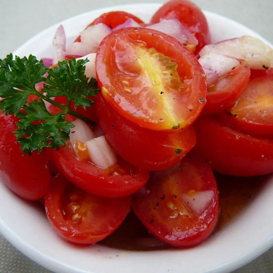 Summertime Tomato Salad