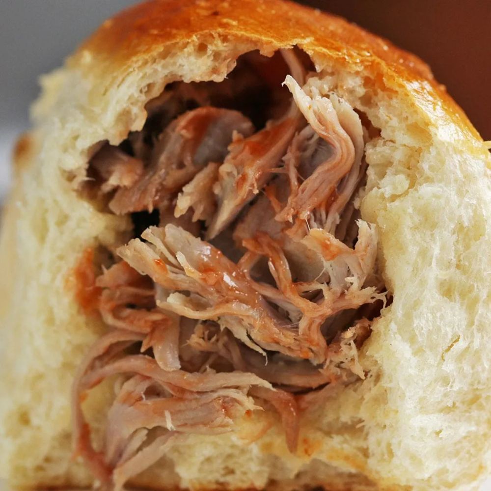 Pulled Pork-Stuffed Milk Buns