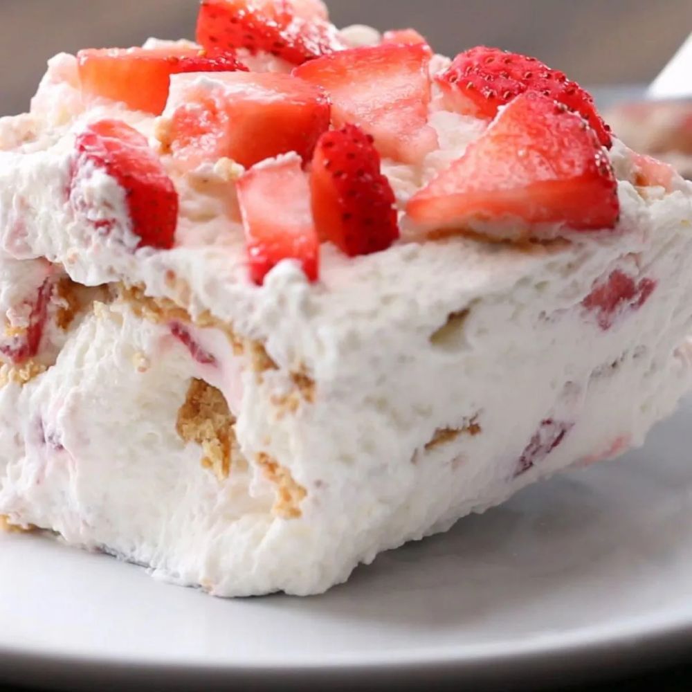 3-ingredient Strawberry Icebox Cake