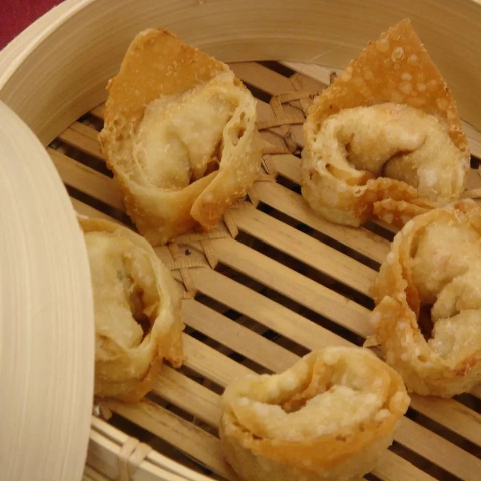 Crabby Cream Cheese Wontons